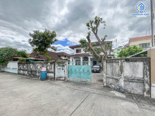 *****บ้านเดี่ยวมือสองย่านนนทบุรี ม.ซอยงามวงศ์วาน3 แยก10 งามวงศ์วาน เนื้อที่กว้างขวางมากถึง 107 ตร.ว. ฟังก์ชัน 3 ห้องนอน 2 ห้องน้ำ 2 ที่จอดรถ บนทำเลเยี่ยม ใกล้เซ็นทรัลรัตนาธิเบศร์, รถไฟฟ้าสายสีม่วง "สถานีศูนย์ราชการนนทบุรี" และทางด่วน "งามวงศ์วาน" ห้ามพลาด!